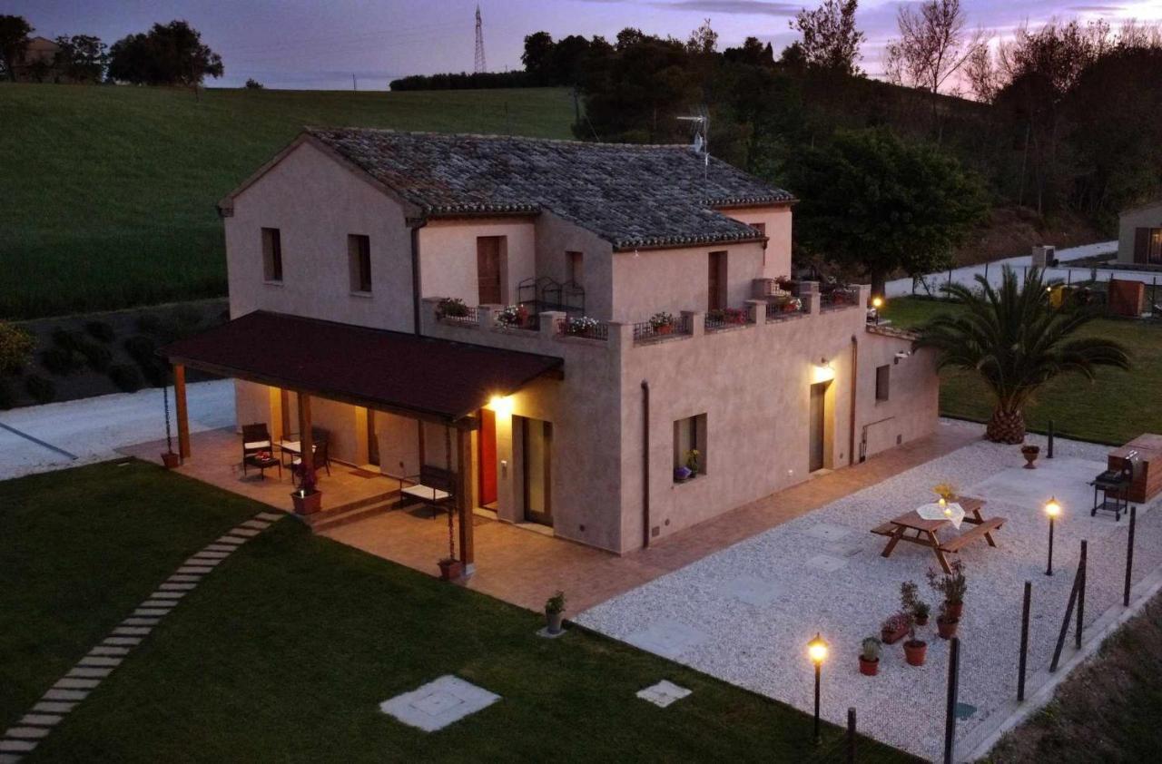 Casa Montefiore 13 Girasoli LT nella tranquilla campagna Marchigiana Ancona Esterno foto