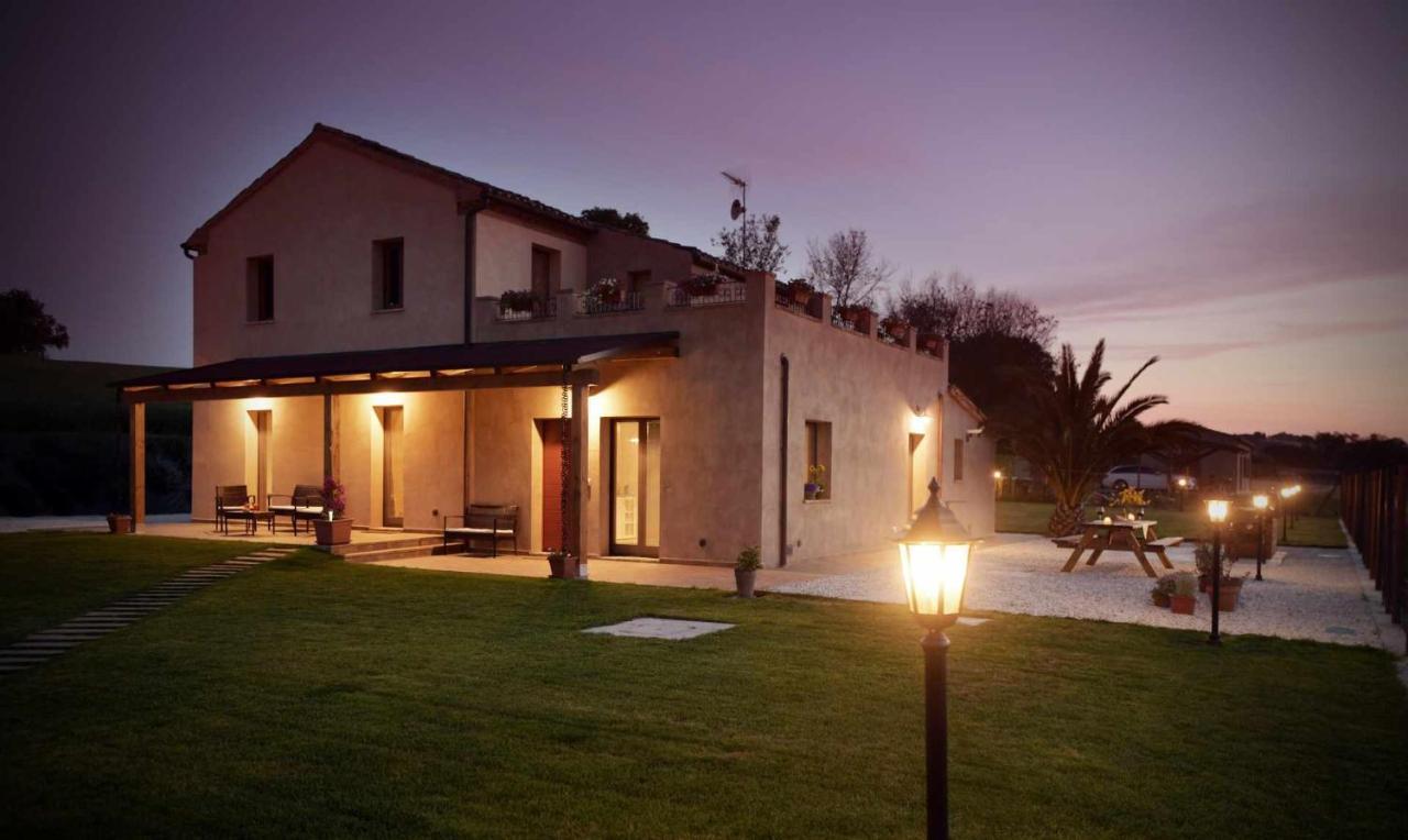 Casa Montefiore 13 Girasoli LT nella tranquilla campagna Marchigiana Ancona Esterno foto