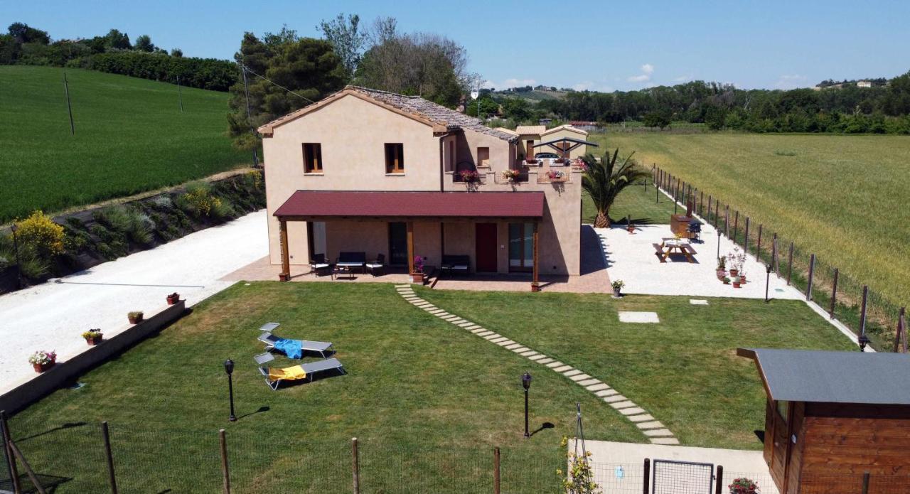 Casa Montefiore 13 Girasoli LT nella tranquilla campagna Marchigiana Ancona Esterno foto