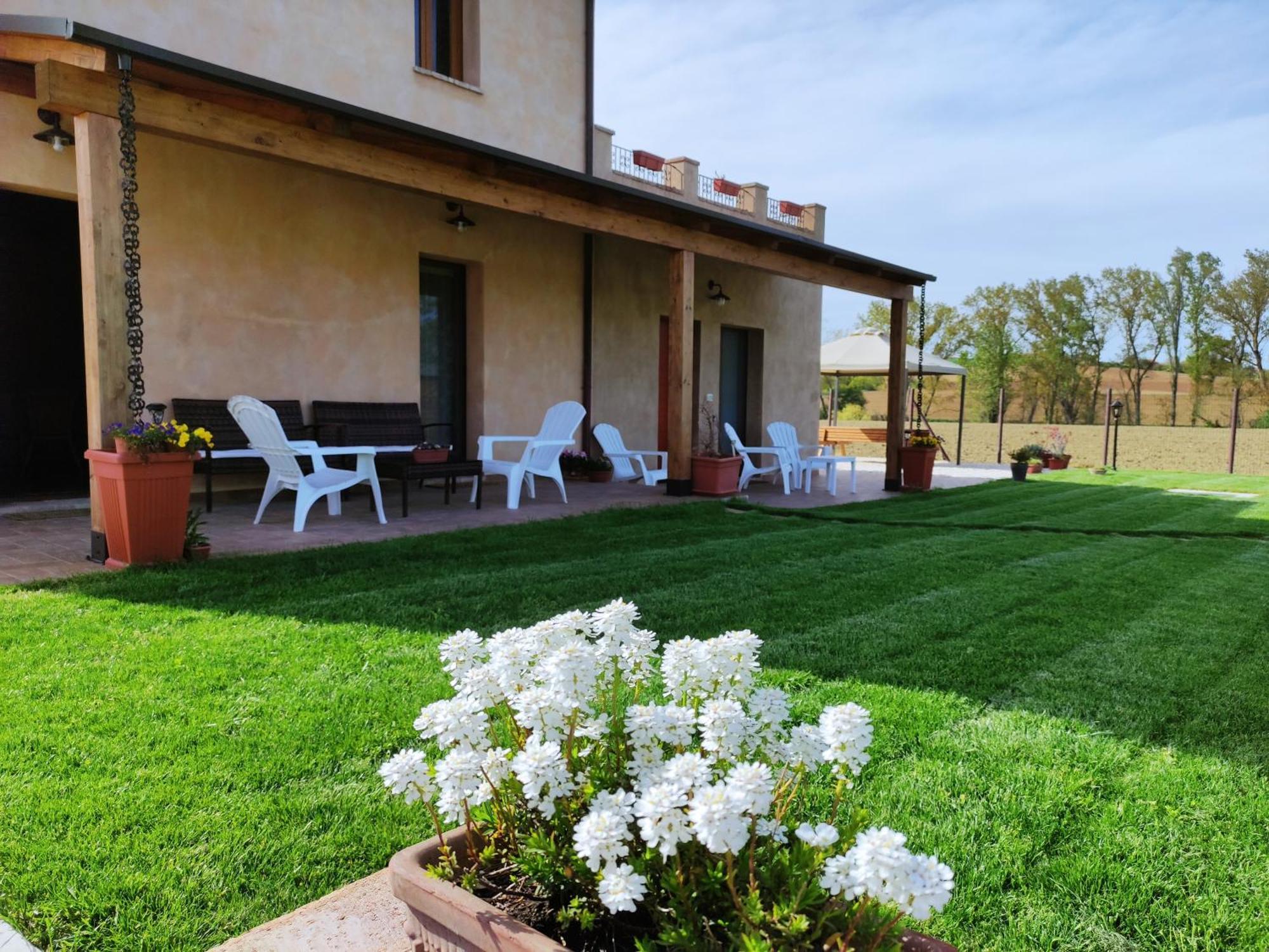 Casa Montefiore 13 Girasoli LT nella tranquilla campagna Marchigiana Ancona Esterno foto